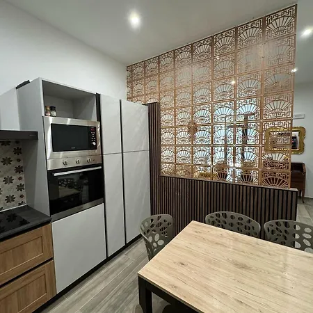 Ricasoli 80 - Elegante Con Parcheggio Privato Lejlighed